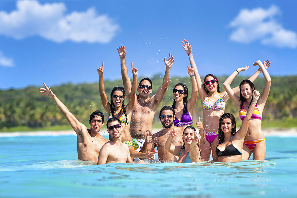 Spring break image of a group of young people splashing in the waves of a tropical turquoise beach. See my Lightbox about: [url=http://www.istockphoto.com/my_lightbox_contents.php?lightboxID=8002720] Lifestyles: Groups of young people at the beach[/url] [url=http://www.istockphoto.com/my_lightbox_contents.php?lightboxID=8002720][img]http://www.albertopomares.com/thumbs/beach_groups.jpg[/img][/url] [url=http://www.istockphoto.com/my_lightbox_contents.php?lightboxID=5888260] Fitness and Healthy Living[/url] [url=http://www.istockphoto.com/my_lightbox_contents.php?lightboxID=5888260][img]http://www.apg-art.com/thumbs/fitness.jpg[/img][/url]